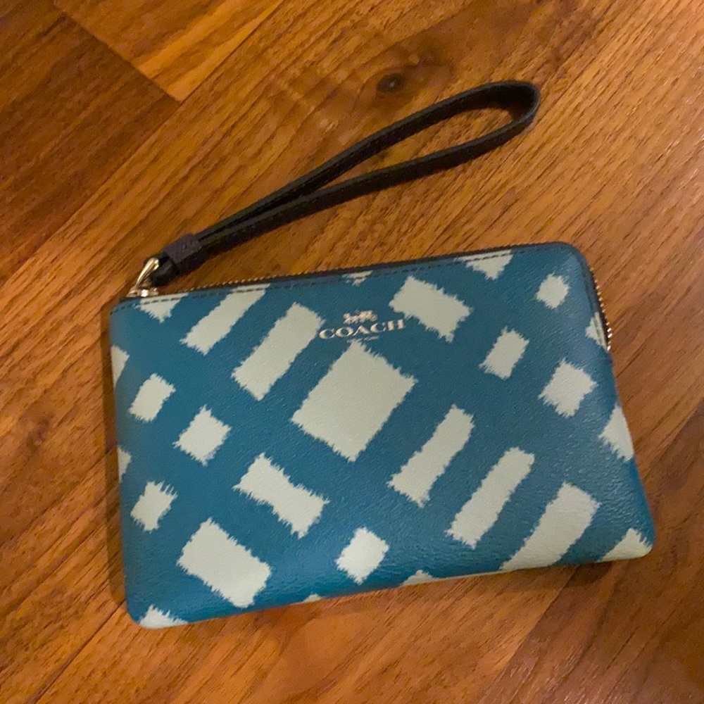 Coach wristlet. Never used!